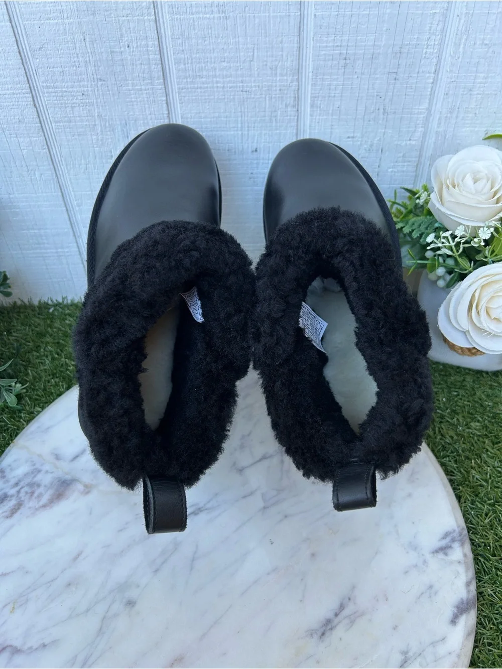 UGG Women's Black Ultra Mini Alina Bootie size 5 NEW /no box